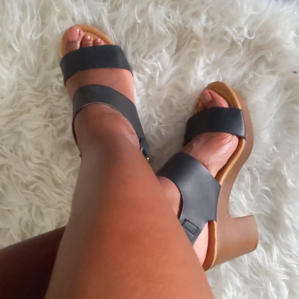 Steve Madden (Madden Girl ) sandals